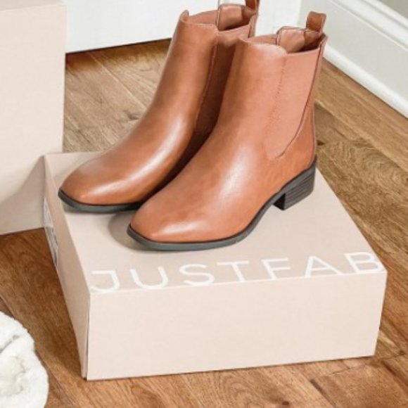 Vernetta Chelsea Boot - Picture 11 of 11
